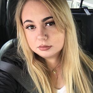 Meet your Posher, Katelyn